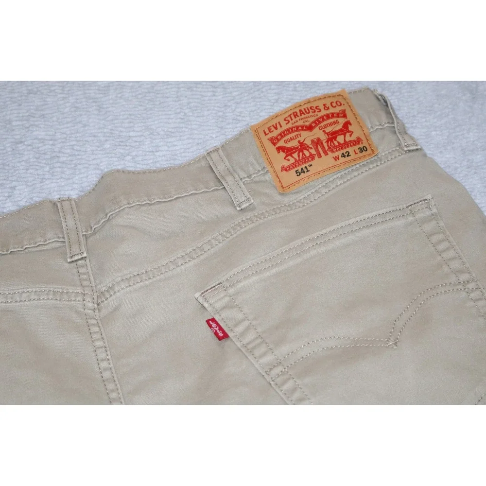 Levi Strauss & Co 541 Athletic Taper Mens 42x28 Tan Chino Pants 18181-0532